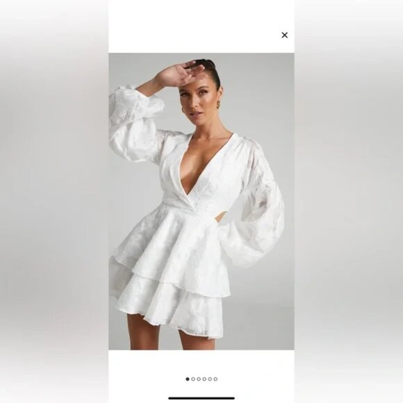 Showpo Allea Tiered Mini Dress, deep V-neck, balloon sleeves, tiered skirt, Sz 8 - Picture 2 of 4